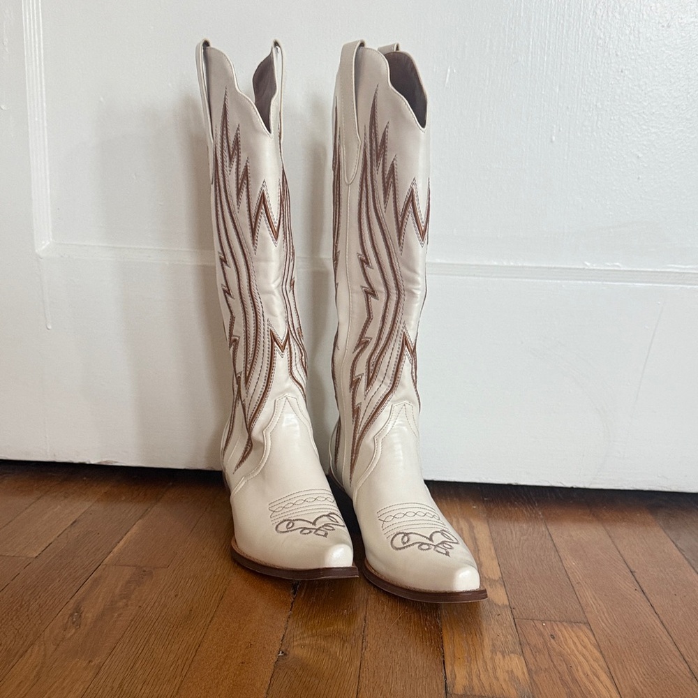 Cream Western-Style Women's Cowboy Boots